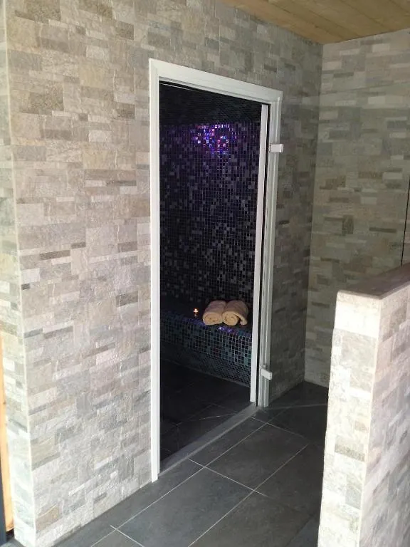 אמבראן Logis Hotel Le Lac