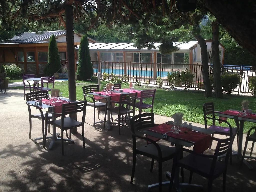 Logis Hotel Le Lac Embrun