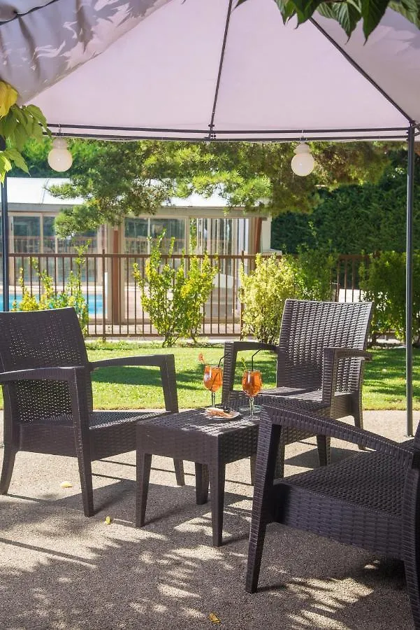 Logis Hotel Le Lac Embrun