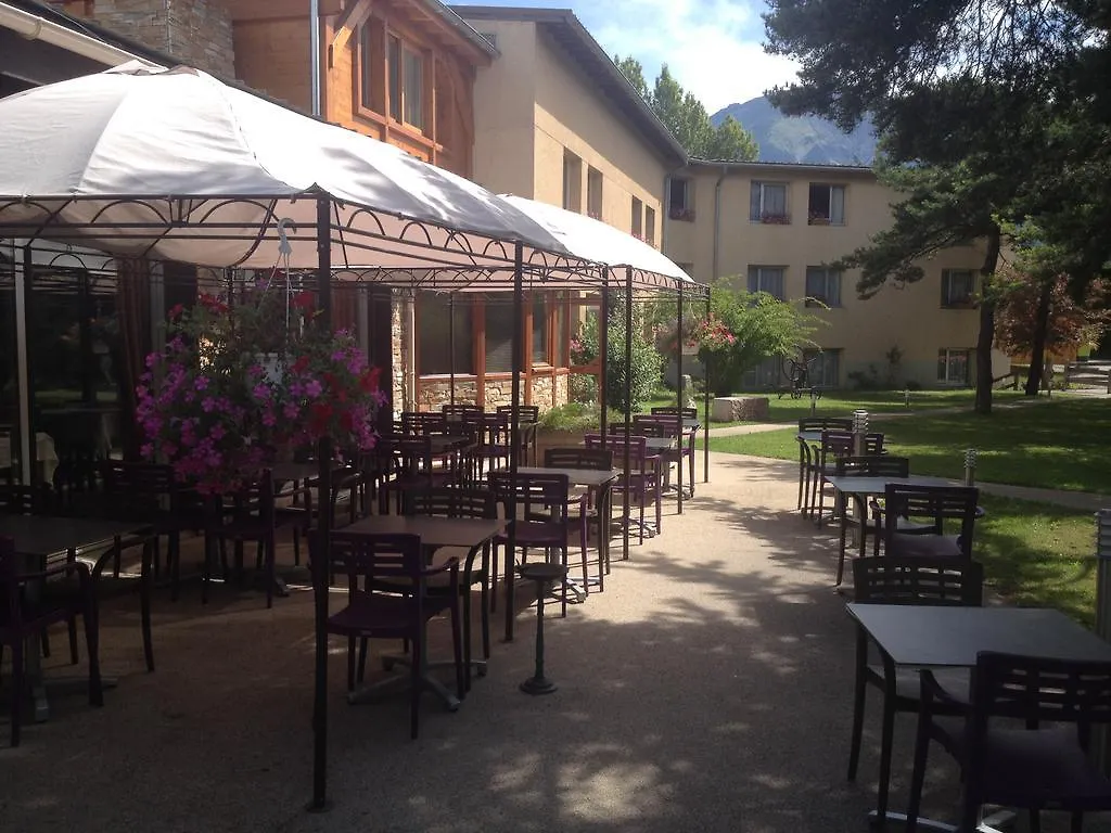 Logis Hotel Le Lac Embrun 3*,
