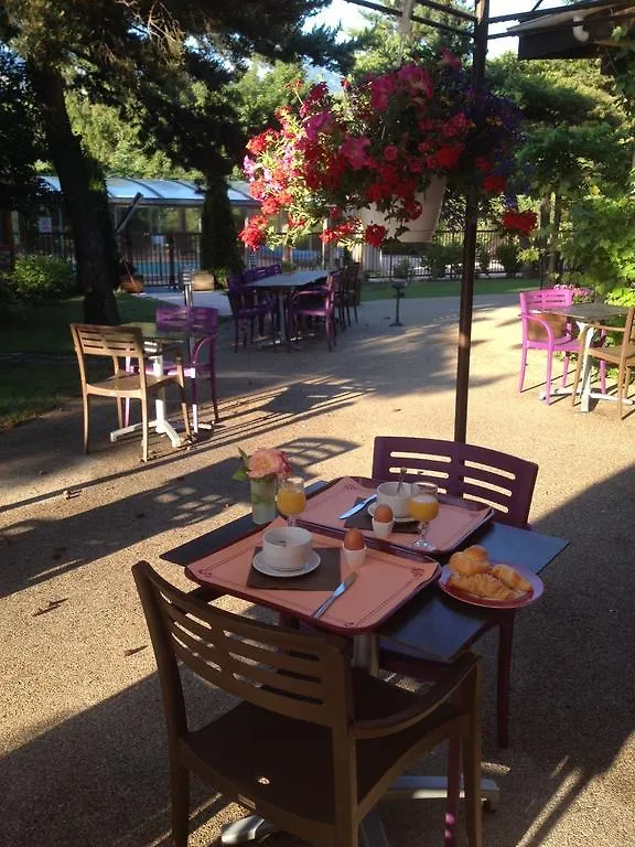 Logis Hotel Le Lac Embrun