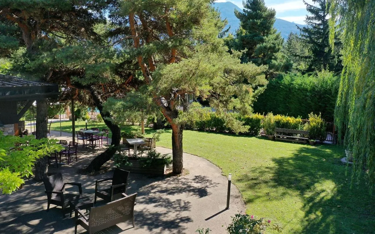 Logis Hotel Le Lac Embrun