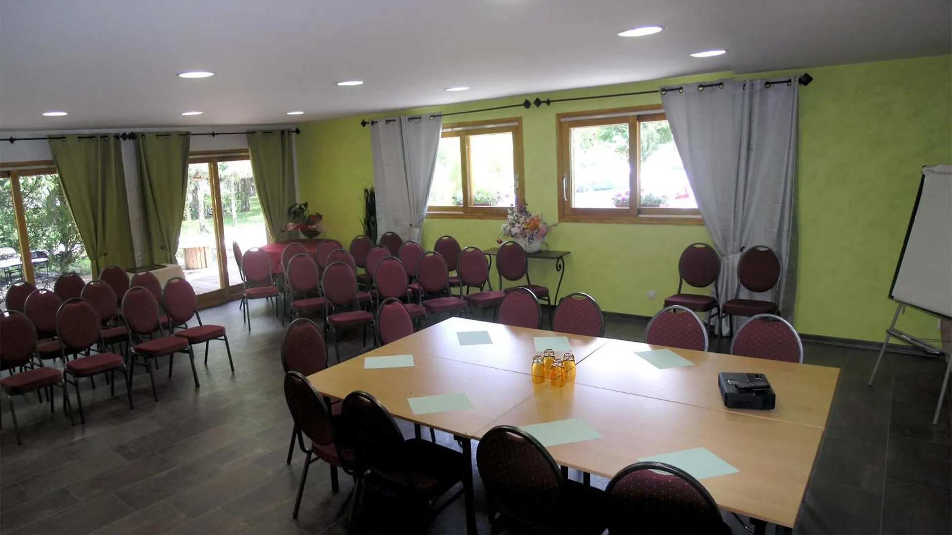 Logis Hotel Le Lac Embrun