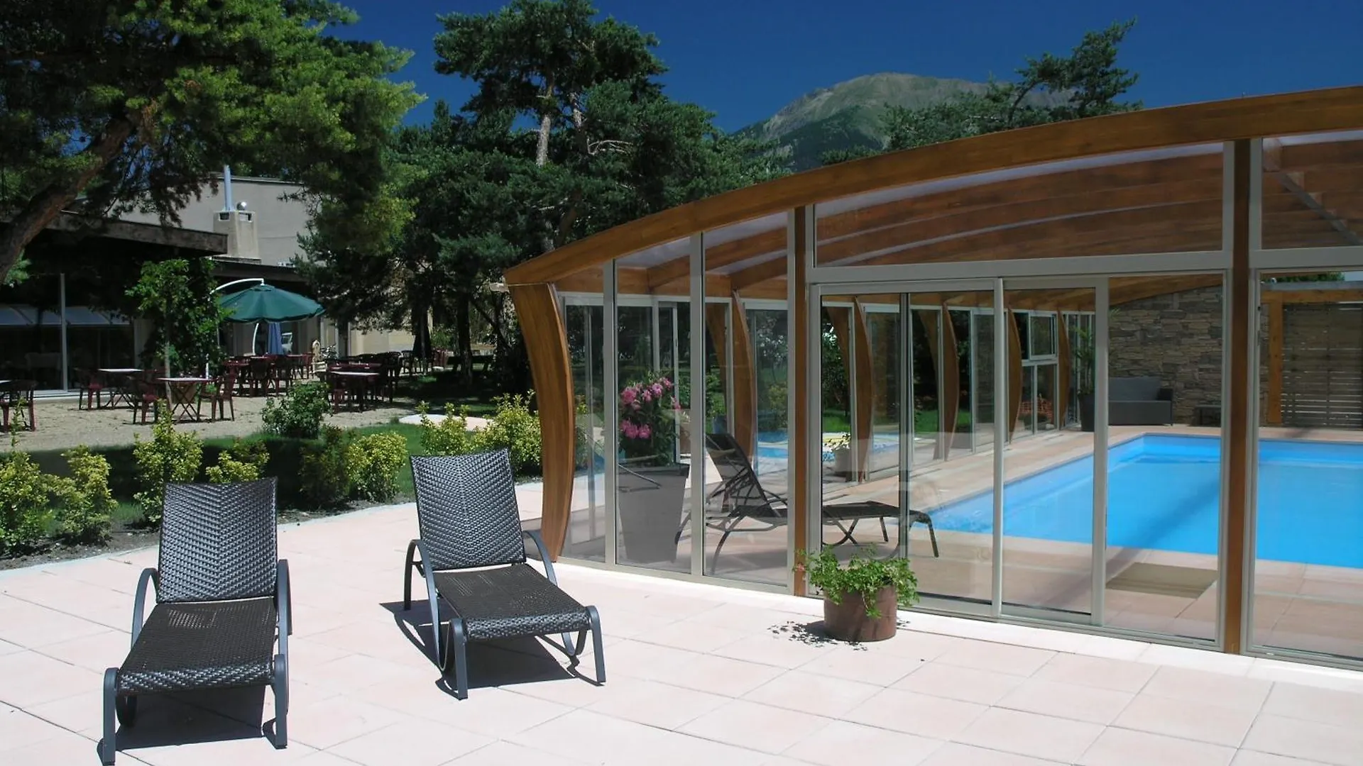 Logis Hotel Le Lac Embrun Francia
