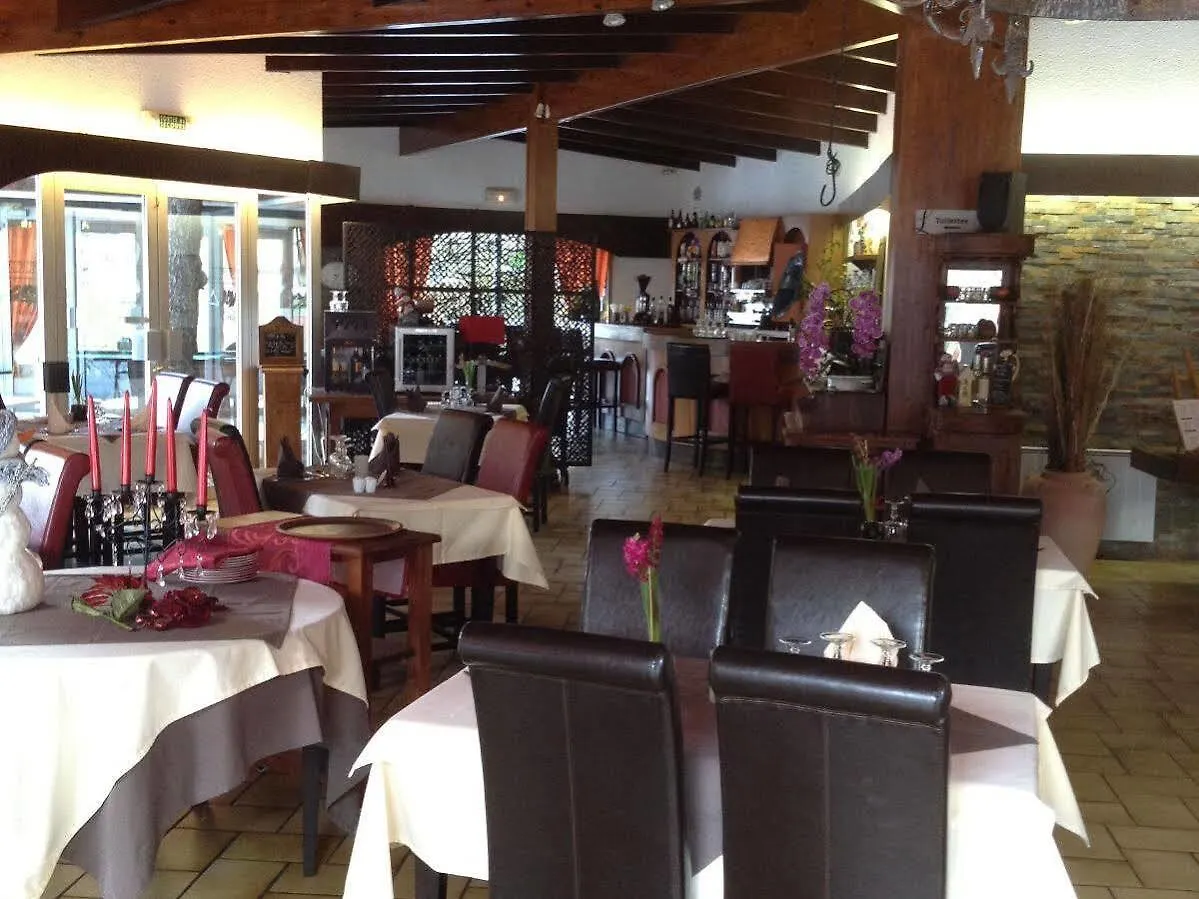 Logis Hotel Le Lac Embrun